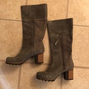 Sorel Gray leather boots Size 9